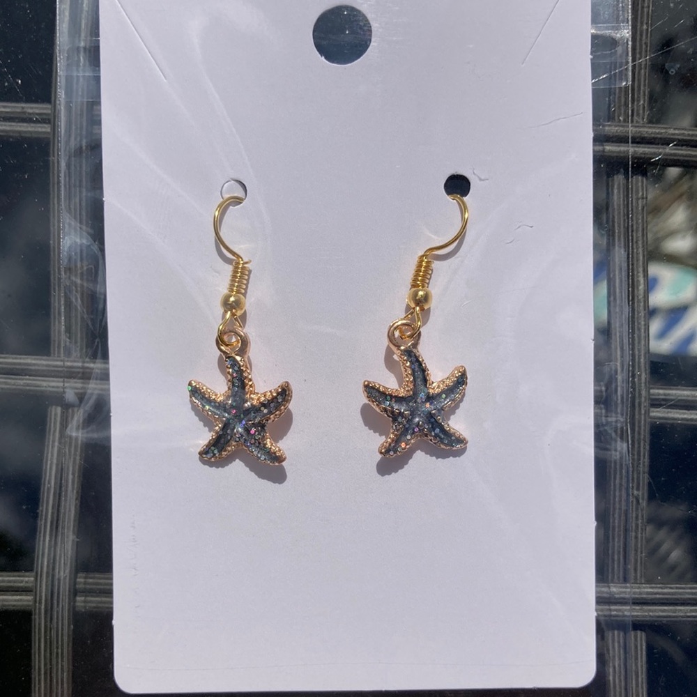 68  “Star Fish” earrings.